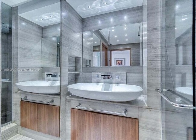 Building Photo - 401 Ocean Dr