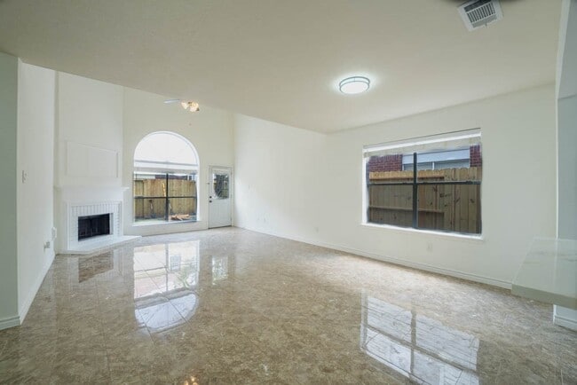 Building Photo - 8826 Fondren Village Dr