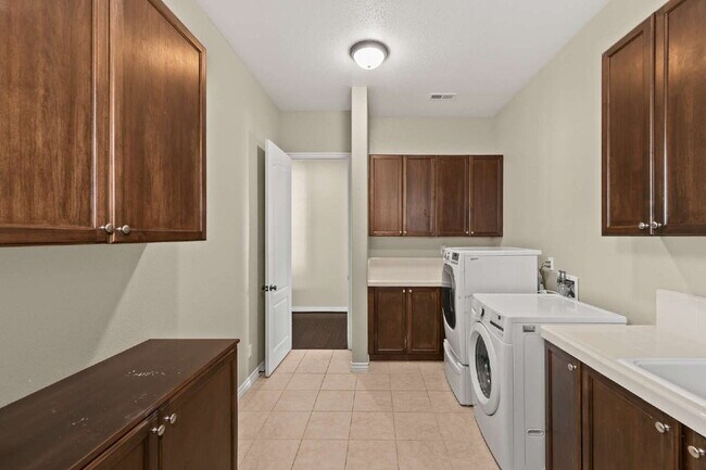 Building Photo - Available now! Thoughtfully designed home offering space, comfort and long-term livability