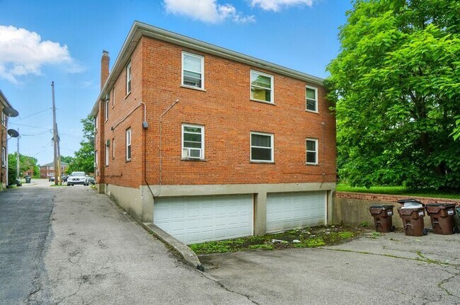 Building Photo - 3926 E Gatewood Ln