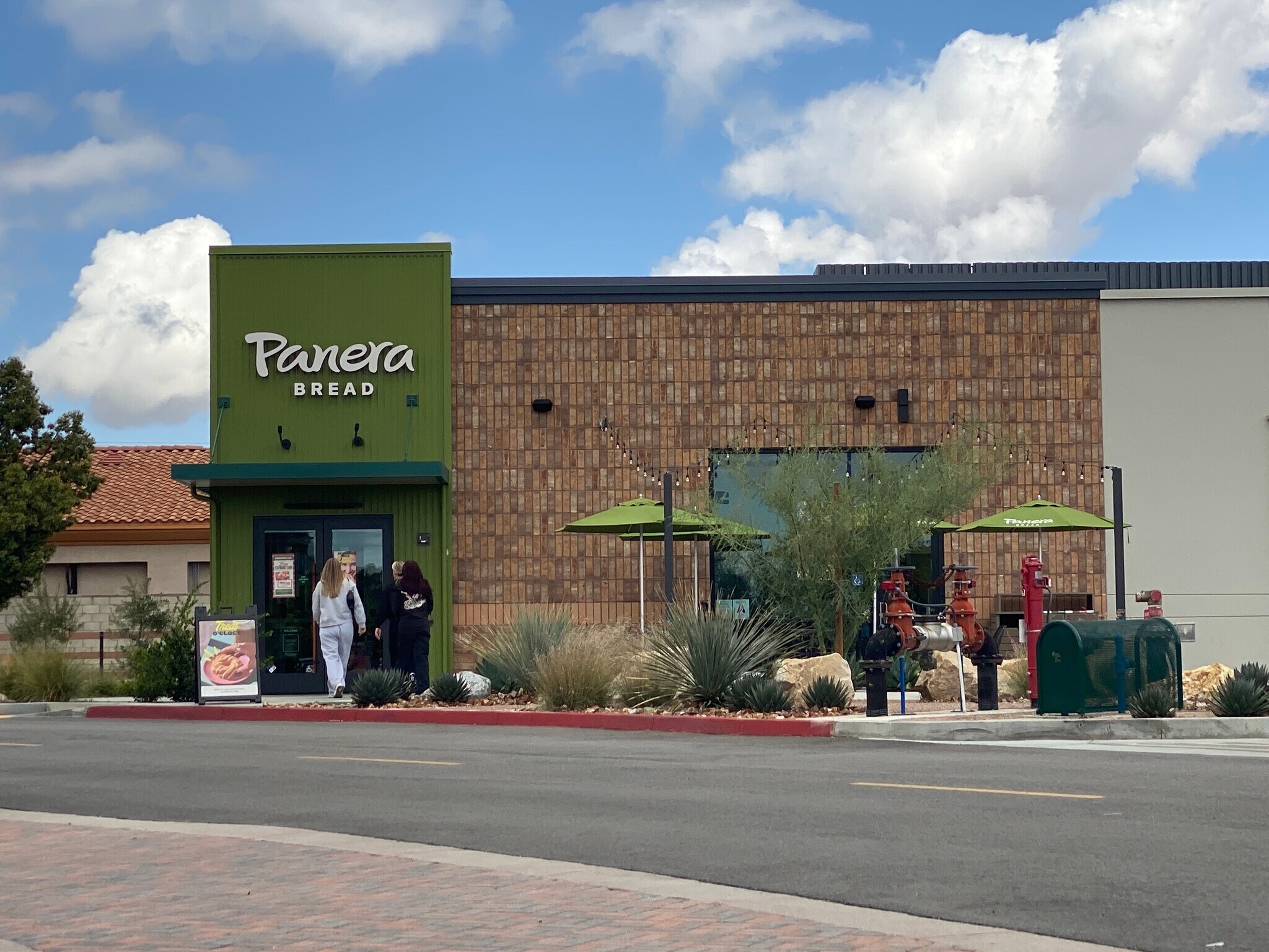 Building Photo - 200 E Alessandro Blvd