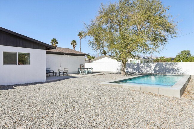 Building Photo - 3010 N Chuperosa Rd