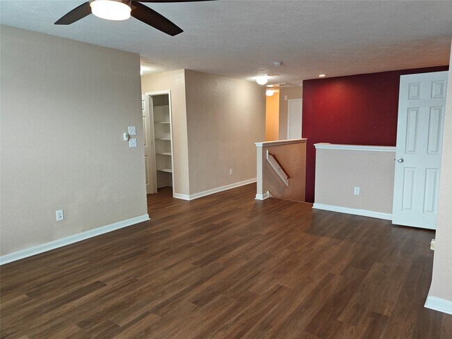 Building Photo - 7915 Moss Springs Ct