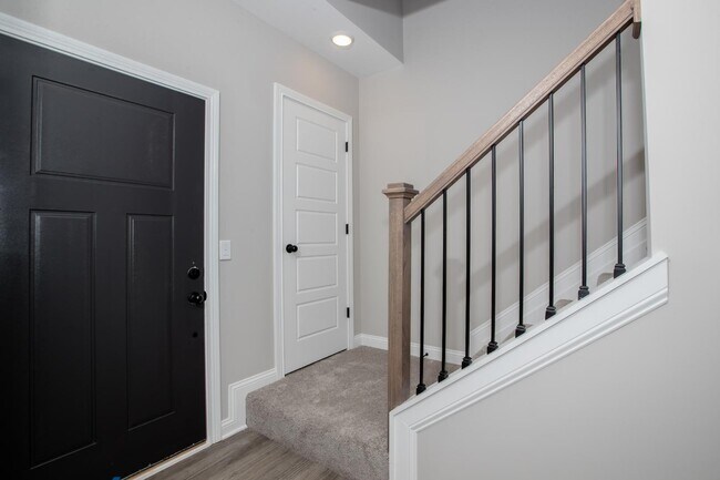 Building Photo - 932 Camden Ct