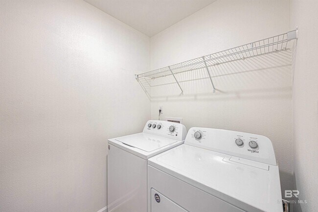 Building Photo - 23294 Shadowridge Dr