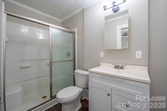 Building Photo - 809 Delane St