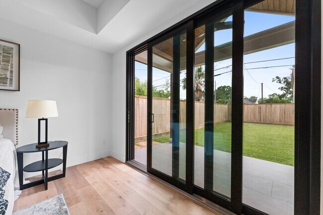 Building Photo - 6711 Housman