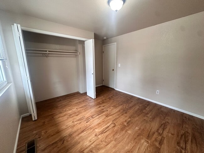 Building Photo - Charming Bellevue Rental – Available May 1st!