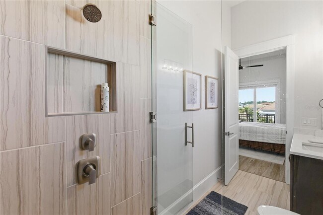 Building Photo - 340 Ocean Crest Dr