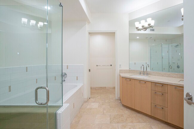 Building Photo - 476 Caruso Ave