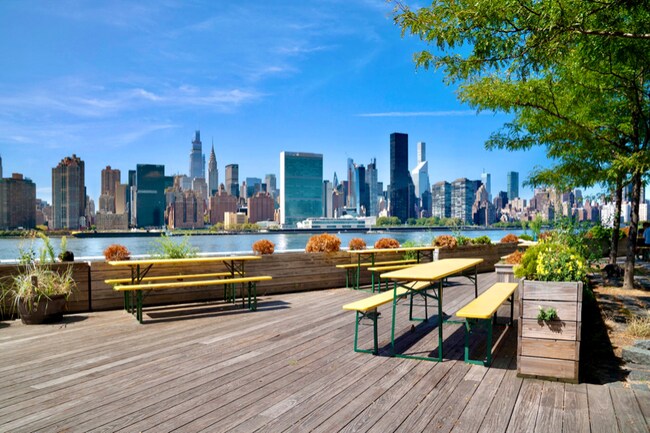 Building Photo - 52 - 10 Center Blvd