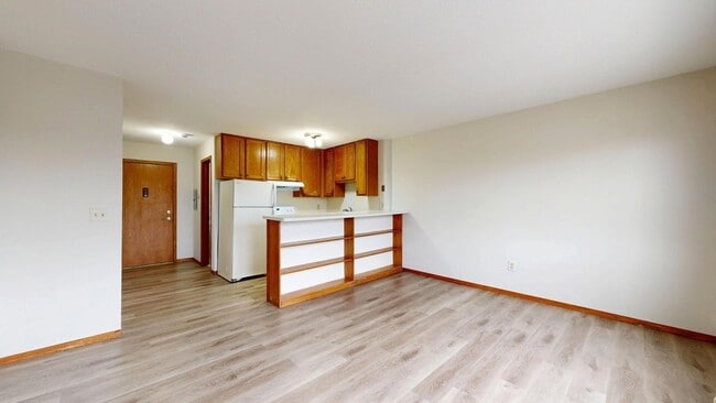 Building Photo - 2216 Pleasant Ave