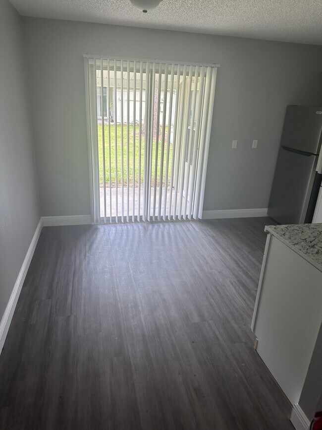 Building Photo - The Villas at Oakdale Hernando