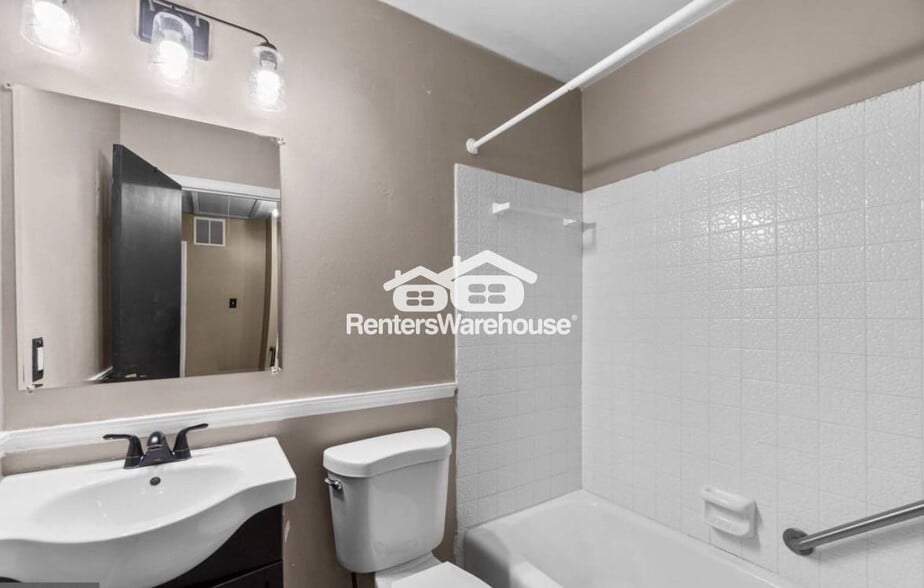 Building Photo - 241 Cedarmere Cir