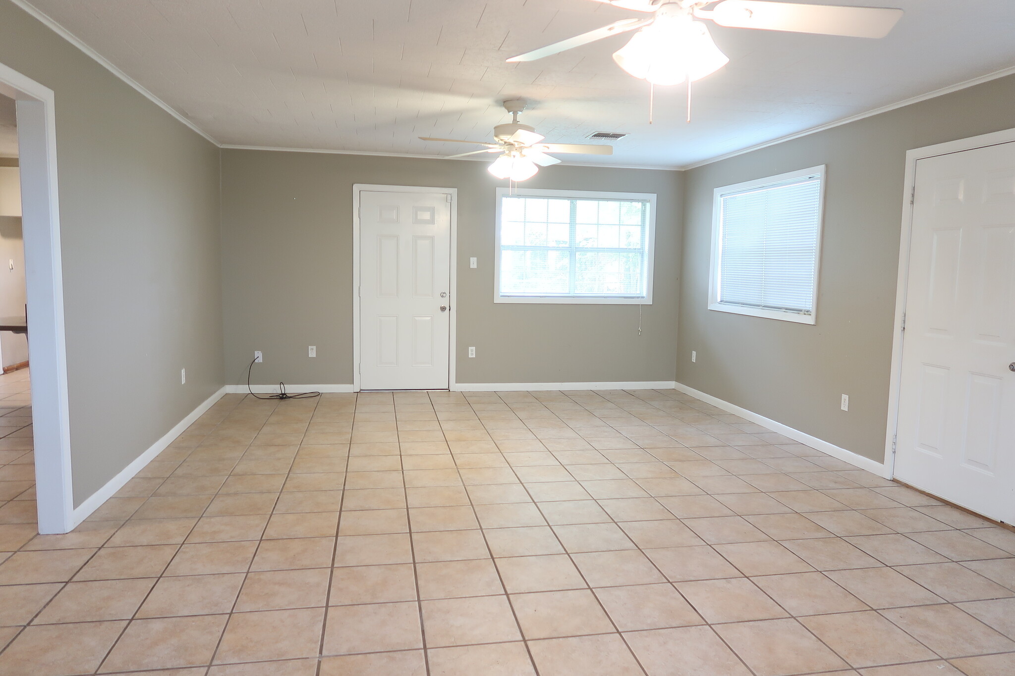 Sun Room - 1038 Old Sterlington Rd