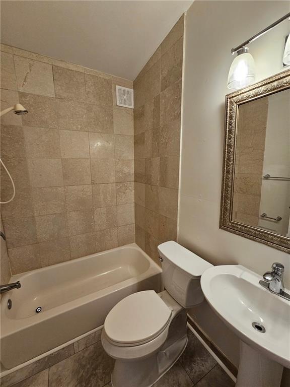 Building Photo - 3174 Laventure Dr