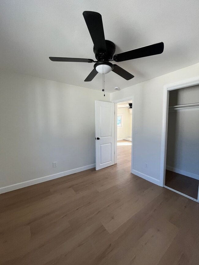 Building Photo - Beautifully Remodeled 2 Bed / 1 Bath Home ...