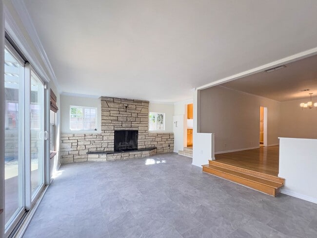 Building Photo - Spacious 3BR Home near Lake Balboa!
