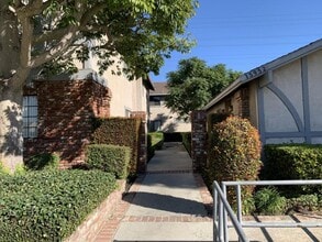 Building Photo - 13942 Iowa St