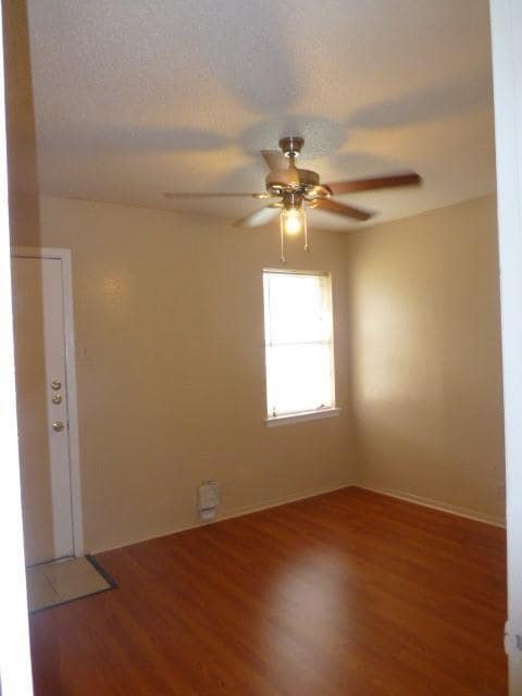 Building Photo - 409 Cliff Dr