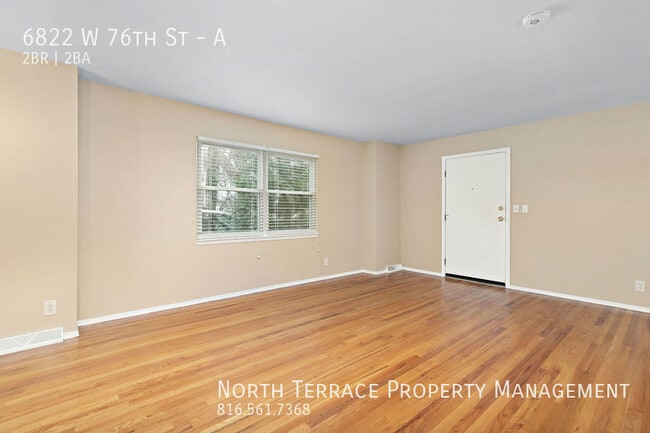 Building Photo - 2BR 2B with W/D and Hardwood Floors