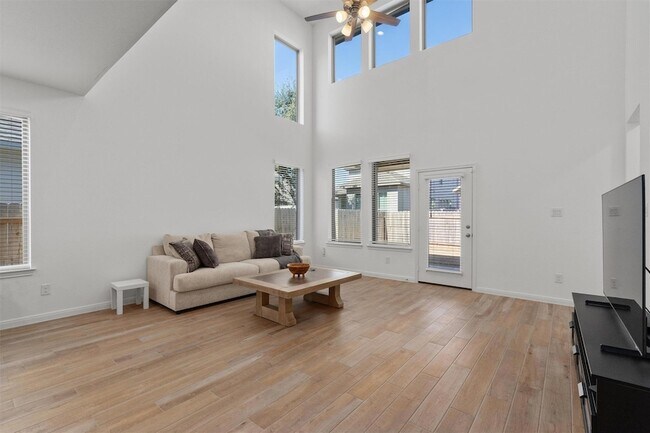 Building Photo - 338 Langhorne Bnd