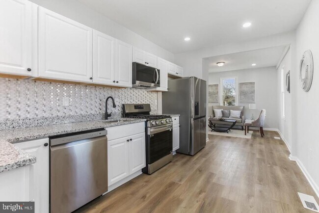 Building Photo - 6613 Fairmount Ave