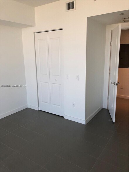 Closet - 1600 NE 1st Ave