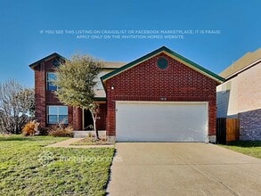 Building Photo - 1919 Carriage Club Dr