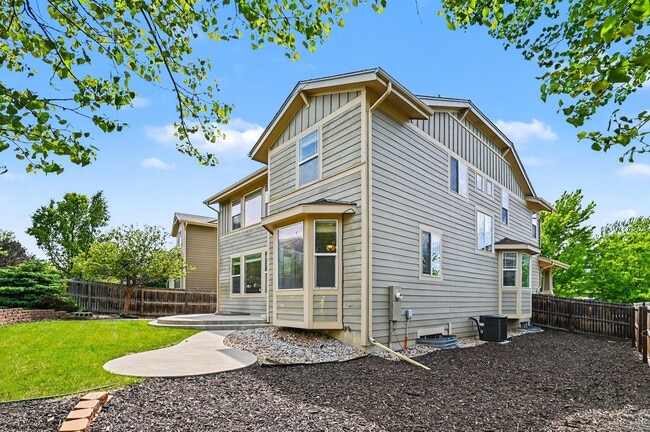 Building Photo - 21164 E Jefferson Cir