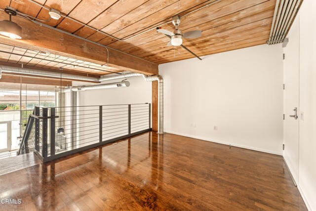 Building Photo - 530 S Hewitt St