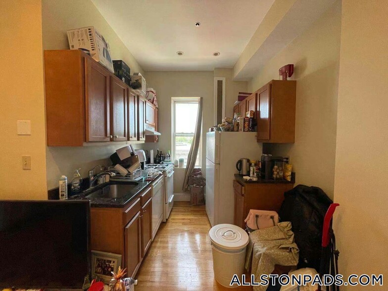 Building Photo - 1185 Commonwealth Ave