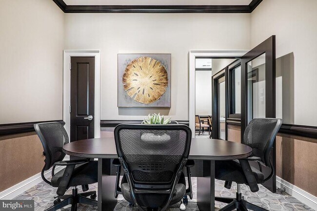 Building Photo - 33 Tacoma Ln