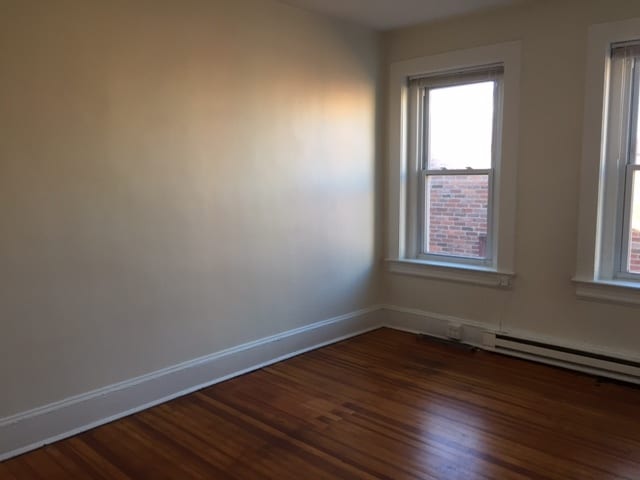 Building Photo - 115 2nd St NE