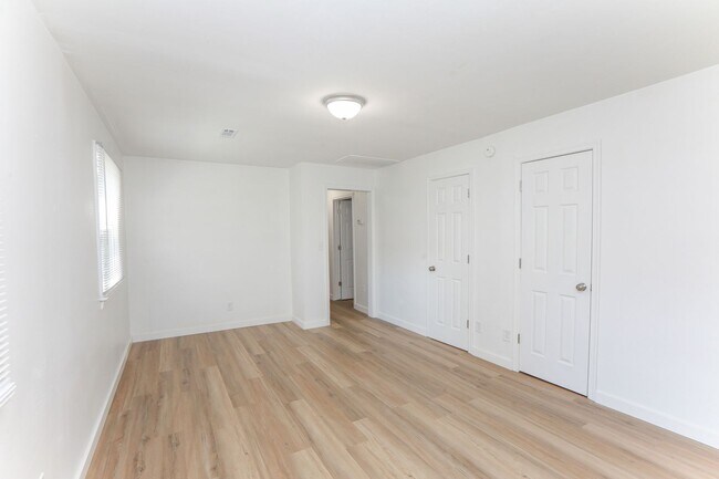 Building Photo - 9544 20th Bay St