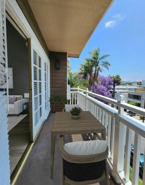 Interior Photo - 1810 Malcolm Ave