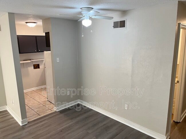 Building Photo - 1355 Garden Rd