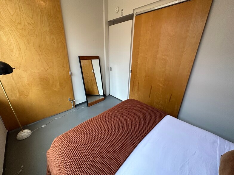 Building Photo - 211 E Berkeley St