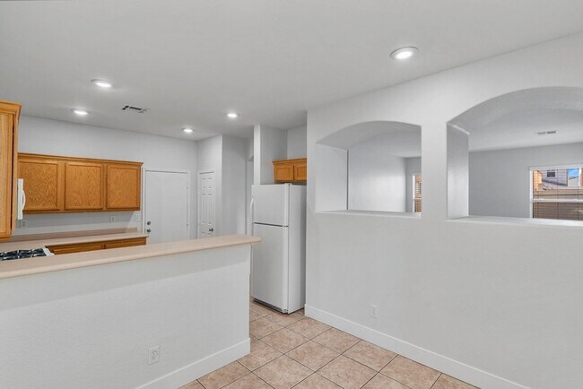 Building Photo - WONDERFUL 3 BEDROOM HOME AT END OF CUL-DE-...