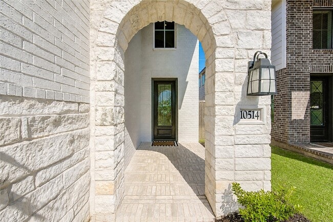 Building Photo - 10514 Skyward Est Trl