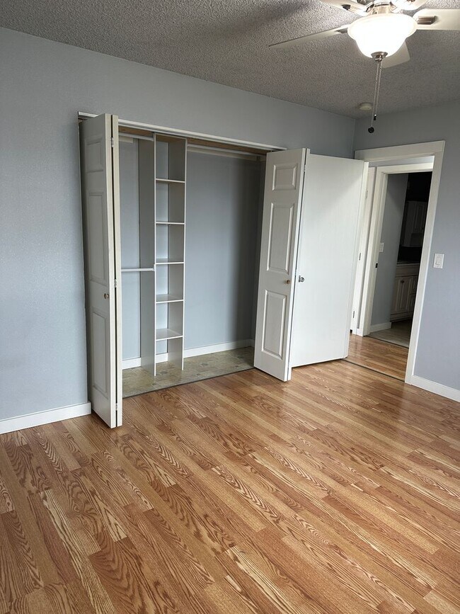 Building Photo - Heat Included! Heated Storage, 2 Bedroom/1...