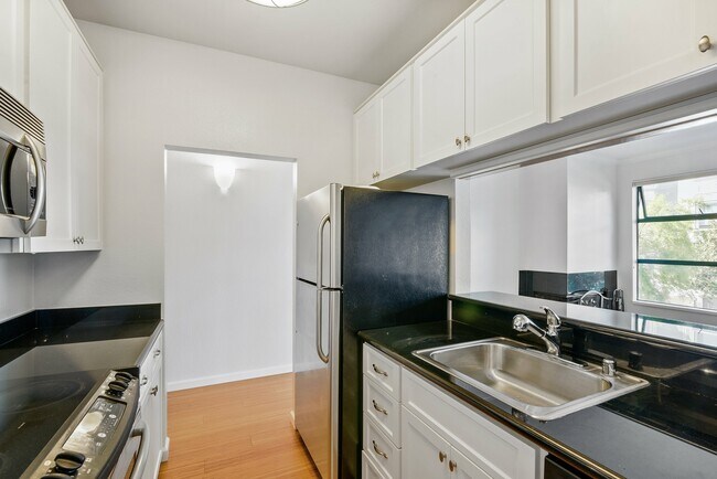 Building Photo - 1425 Vallejo St.