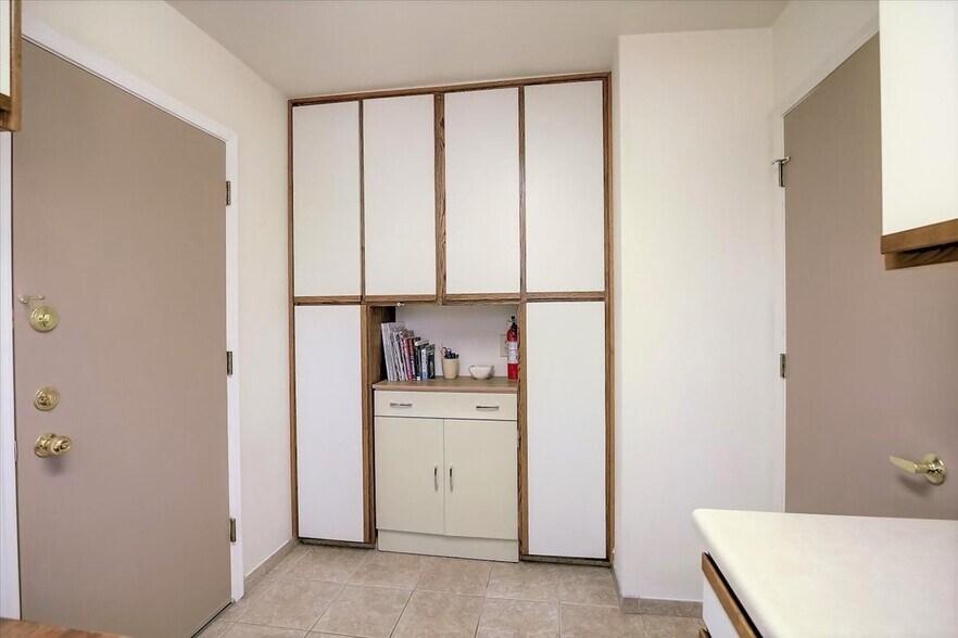 Building Photo - 3013 Sungold Dr