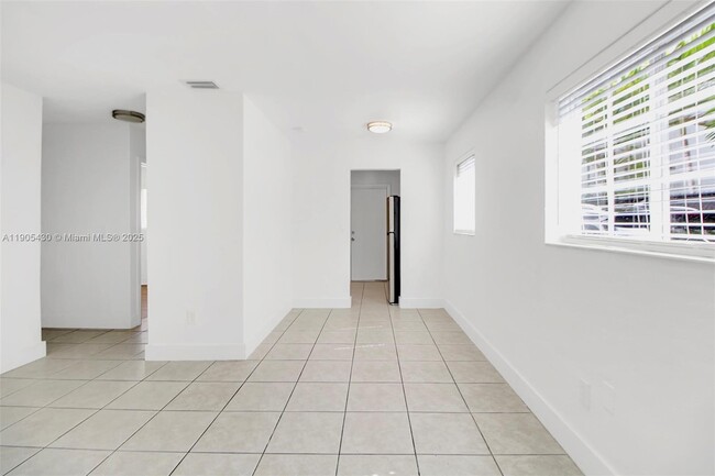 Building Photo - 5151 N Miami Ave