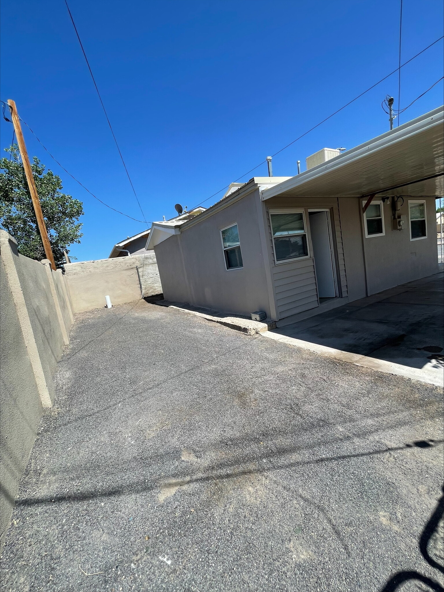 Building Photo - 711 Avenida Cesar Chavez SE