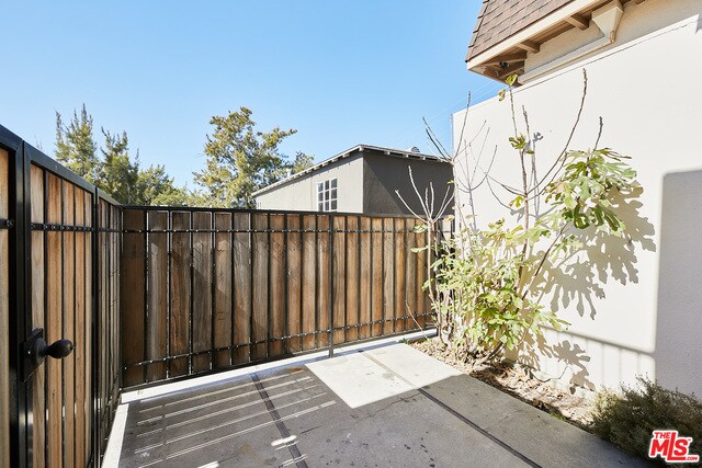 Building Photo - 1007 Ocean Park Blvd