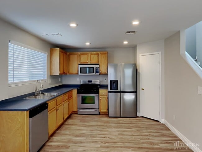 Building Photo - 8758 First Lady Ave