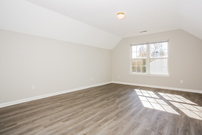 Building Photo - 309 Edenberry Way