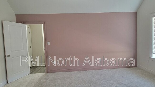 Building Photo - 130 Creekmound Dr