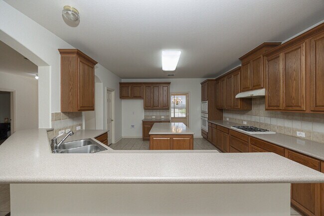 Building Photo - Spacious 4-Bedroom Home with Large Backyard in Rowlett